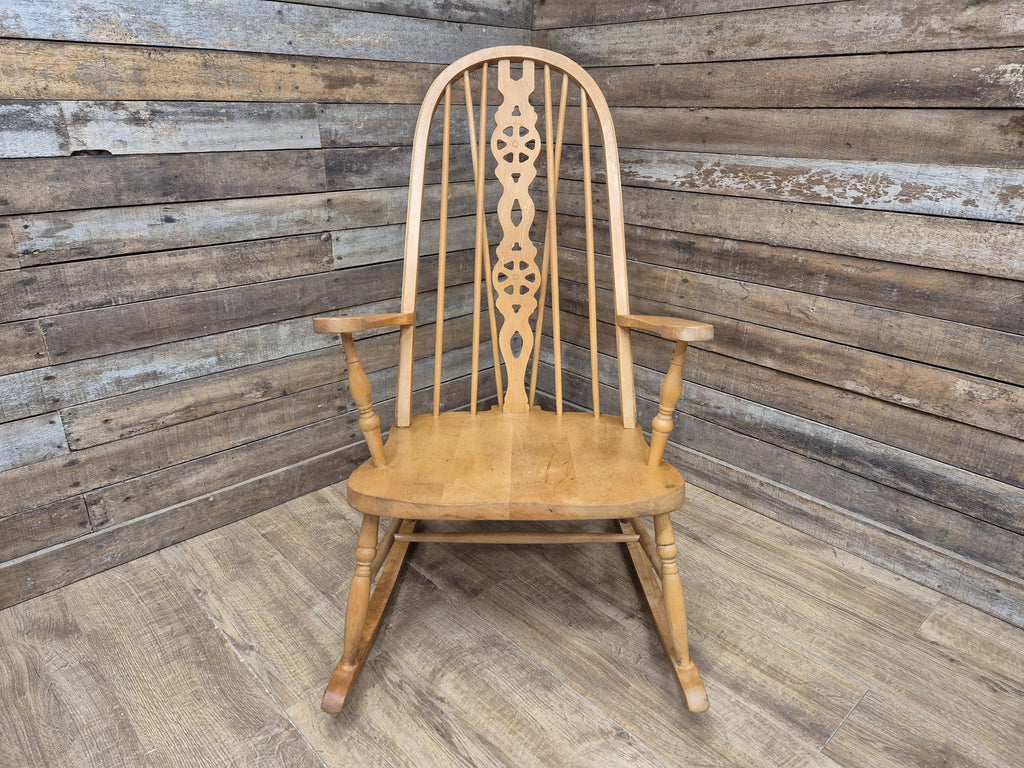 Vintage Wheel Back Country House Lyre Back Windsor Blonde Rocking Chair