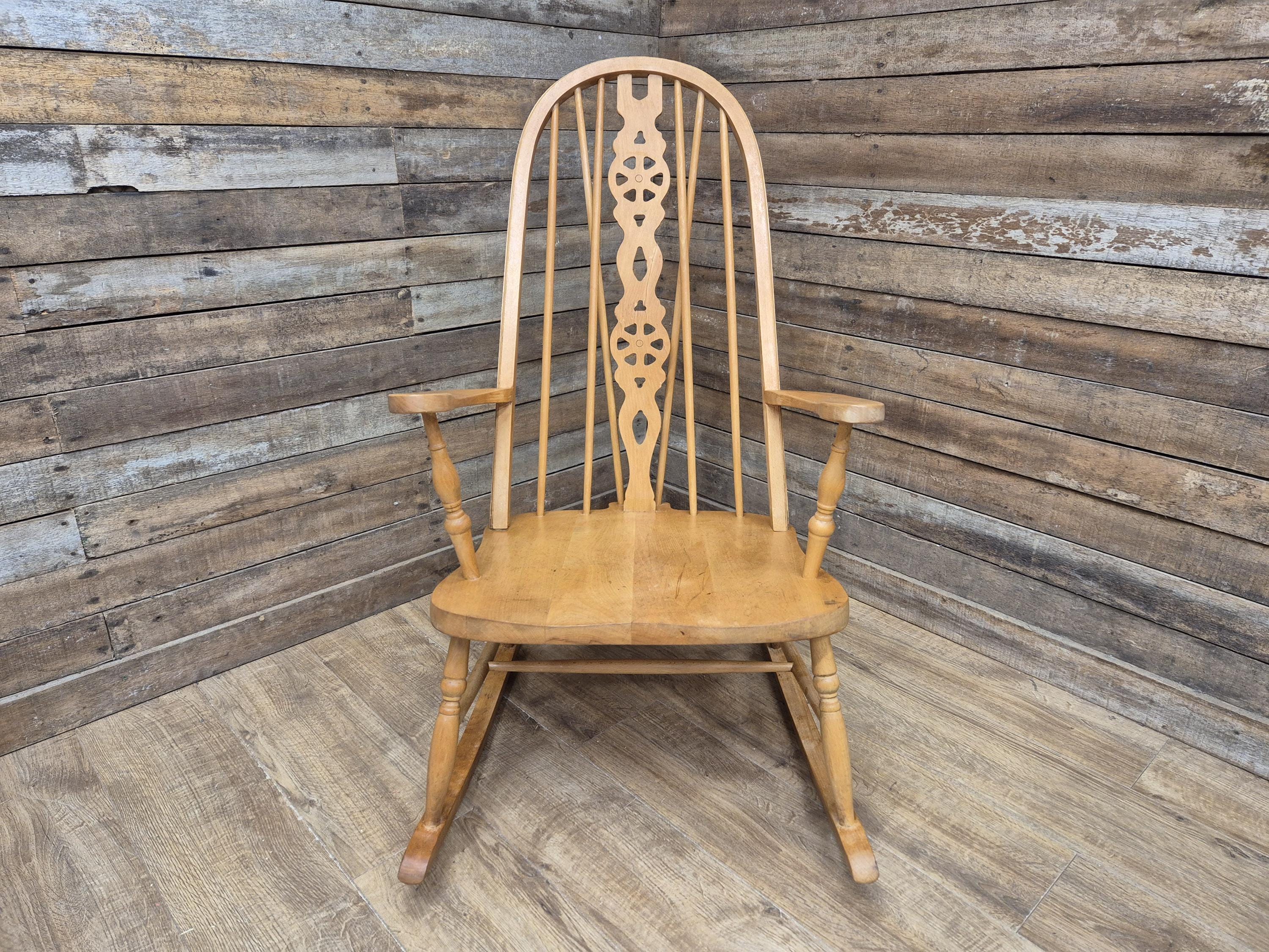 Vintage Wheel Back Country House Lyre Back Windsor Blonde Rocking Chair