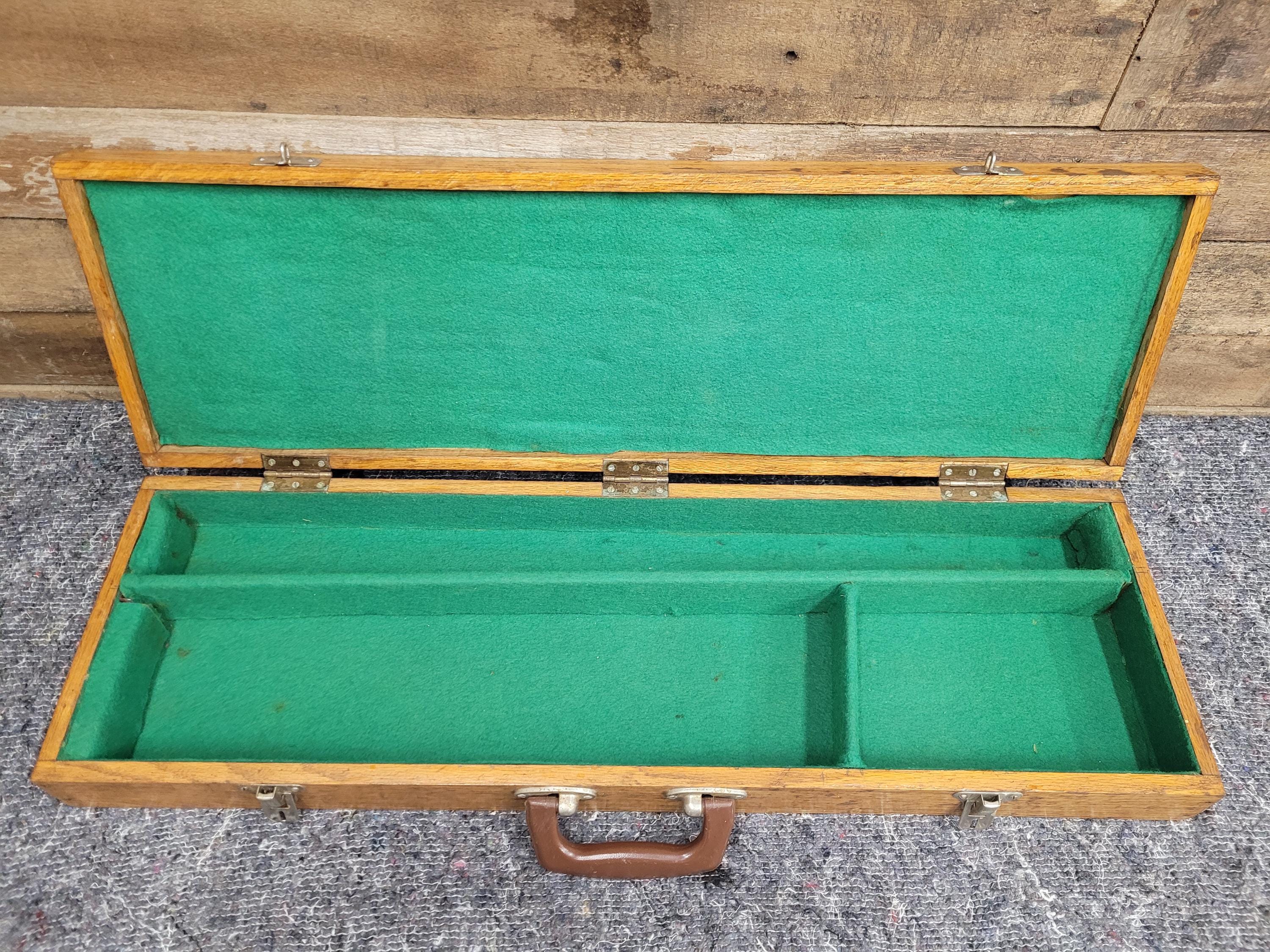 Vintage Oak Shotgun Case with Green Felt Lining – 12 Bore Gun Case