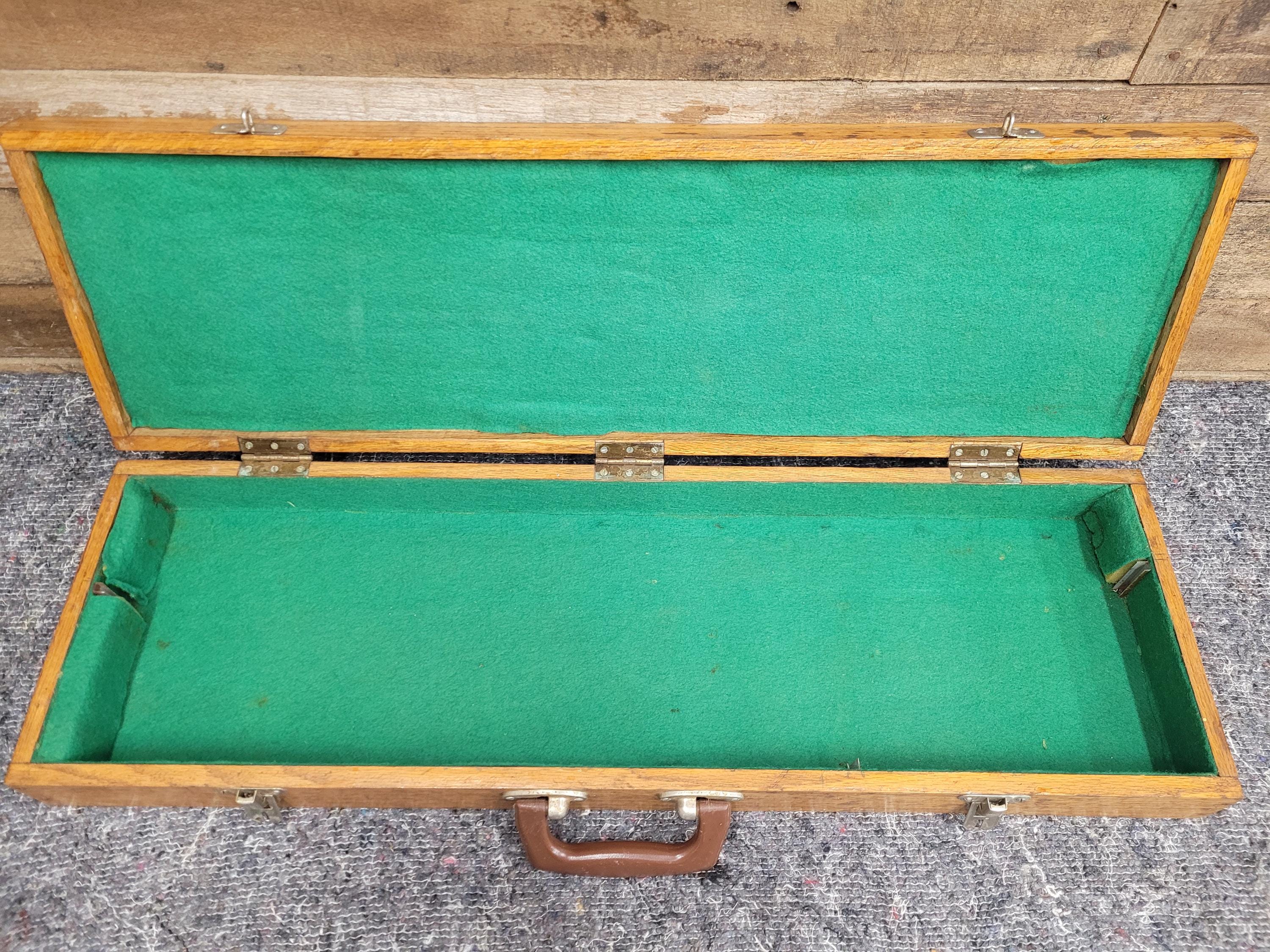 Vintage Oak Shotgun Case with Green Felt Lining – 12 Bore Gun Case