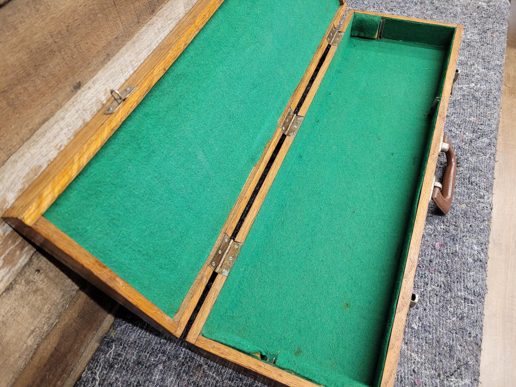 Vintage Oak Shotgun Case with Green Felt Lining – 12 Bore Gun Case