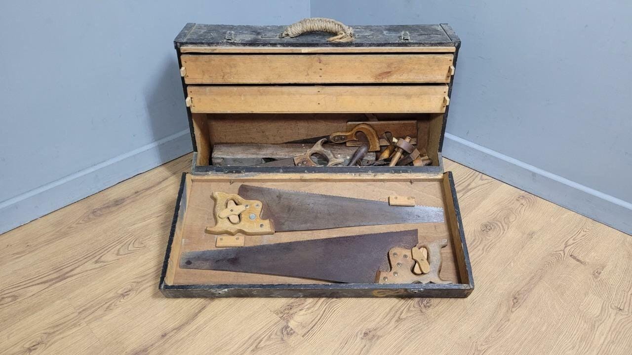 Vintage Toolbox Inc Tools Disston Saw Rose Sorby Chisels Thor Ibbortson Plane