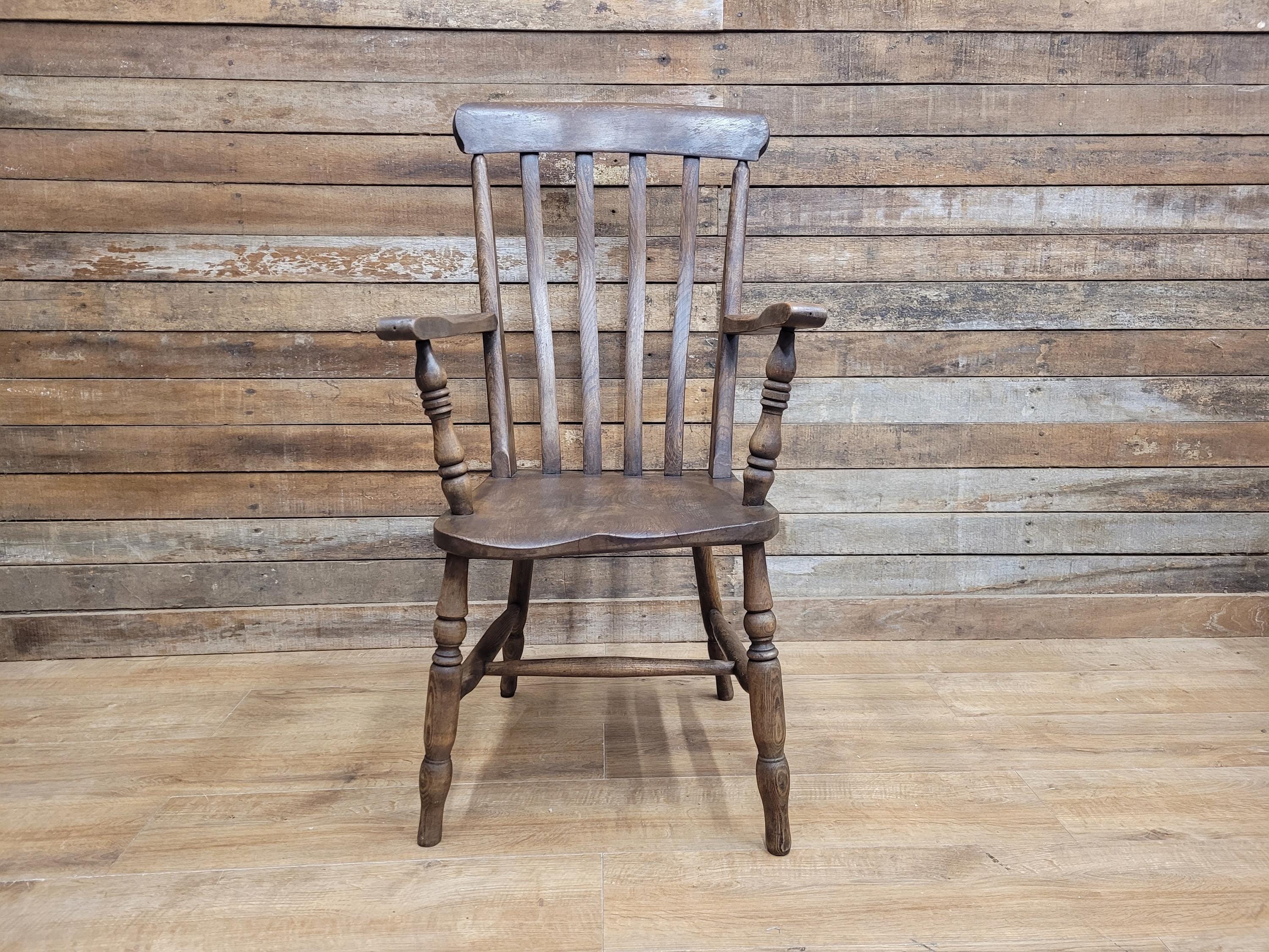 Country House Antique Distressed Lath Back Grandfather Oak And Elm Windsor Chair
