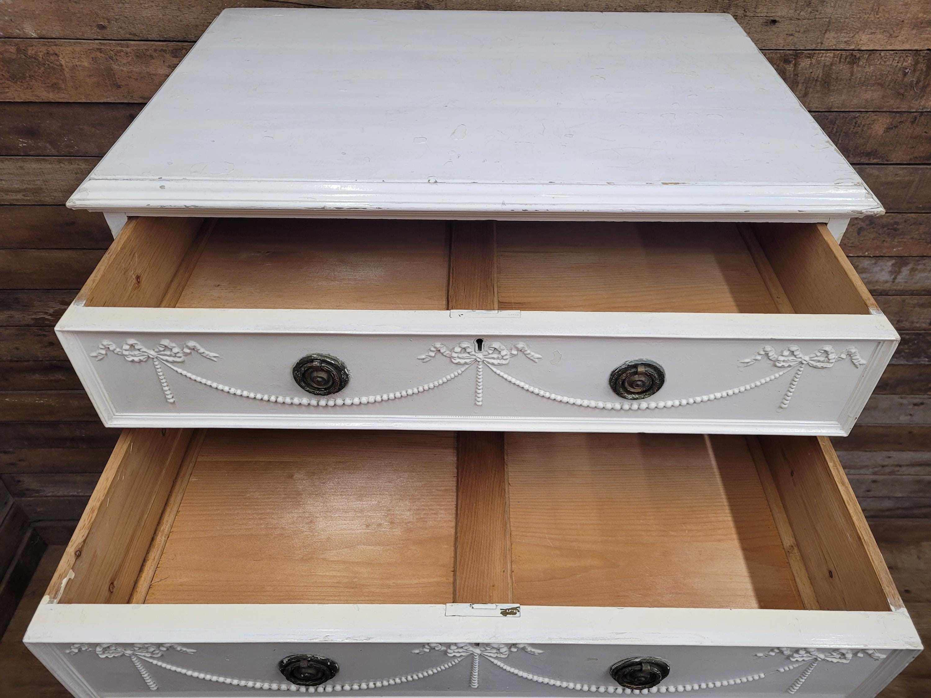 Antique Victorian Pine Distressed Painted Six Drawer Chest Graduating Drawers