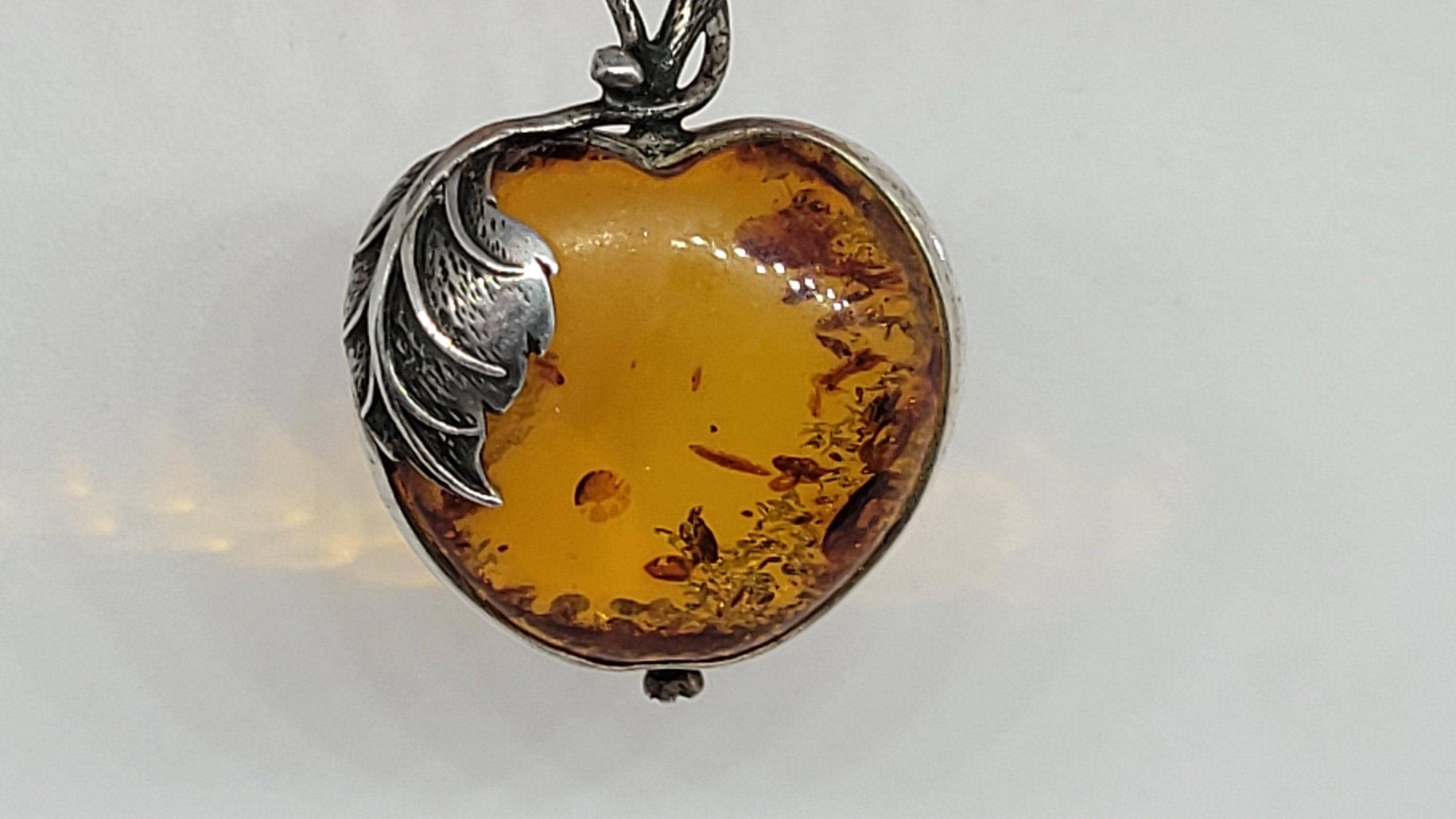 White Metal "Amber" Apple Shaped Bohemian Pendant