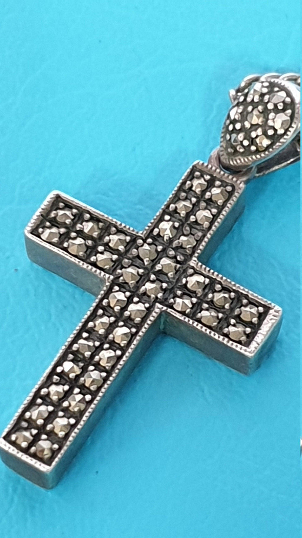 Vintage Silver Chunky Cross With White Stones Hallmarked 925, 18 Inch Chain