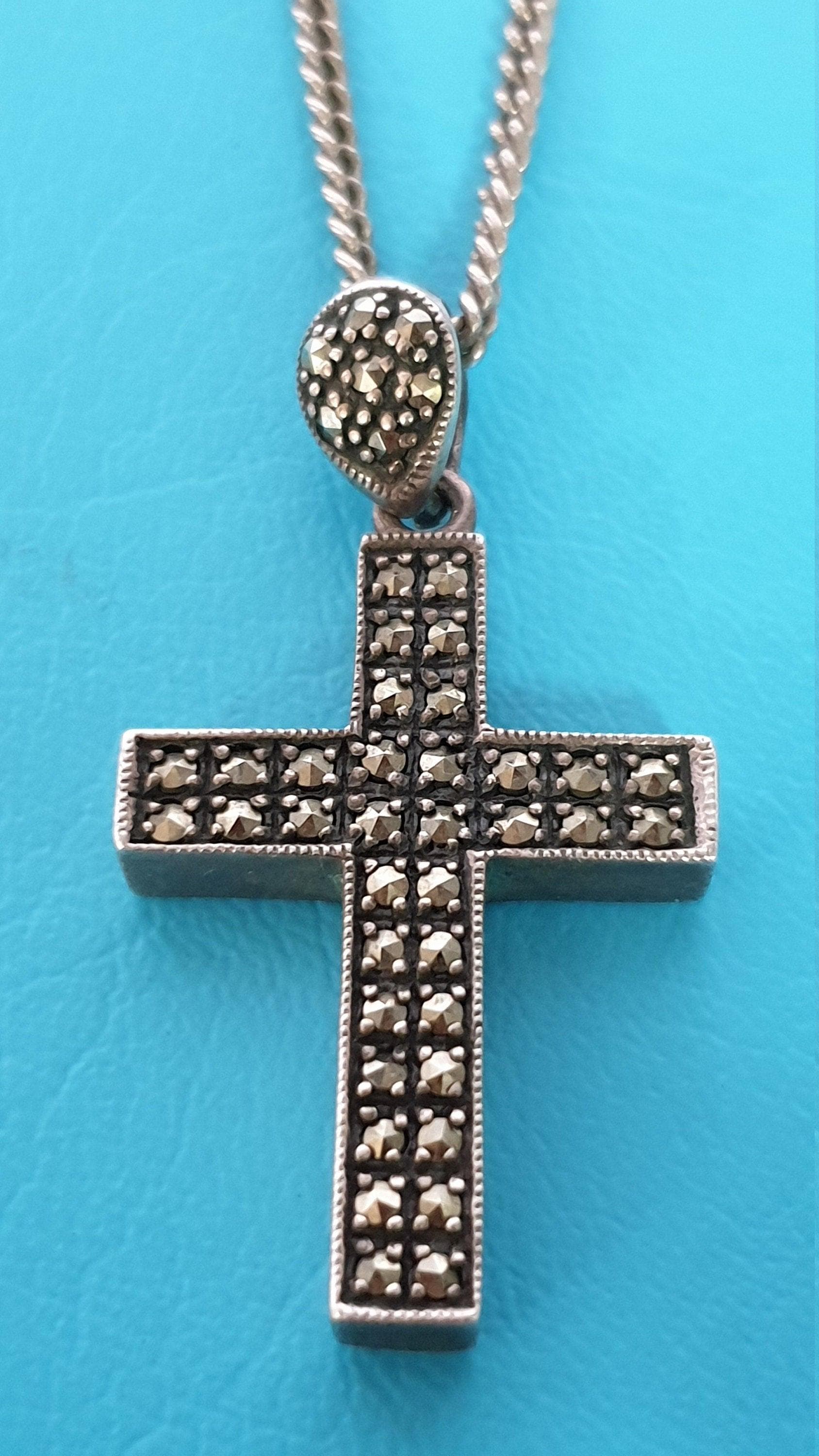 Vintage Silver Chunky Cross With White Stones Hallmarked 925, 18 Inch Chain