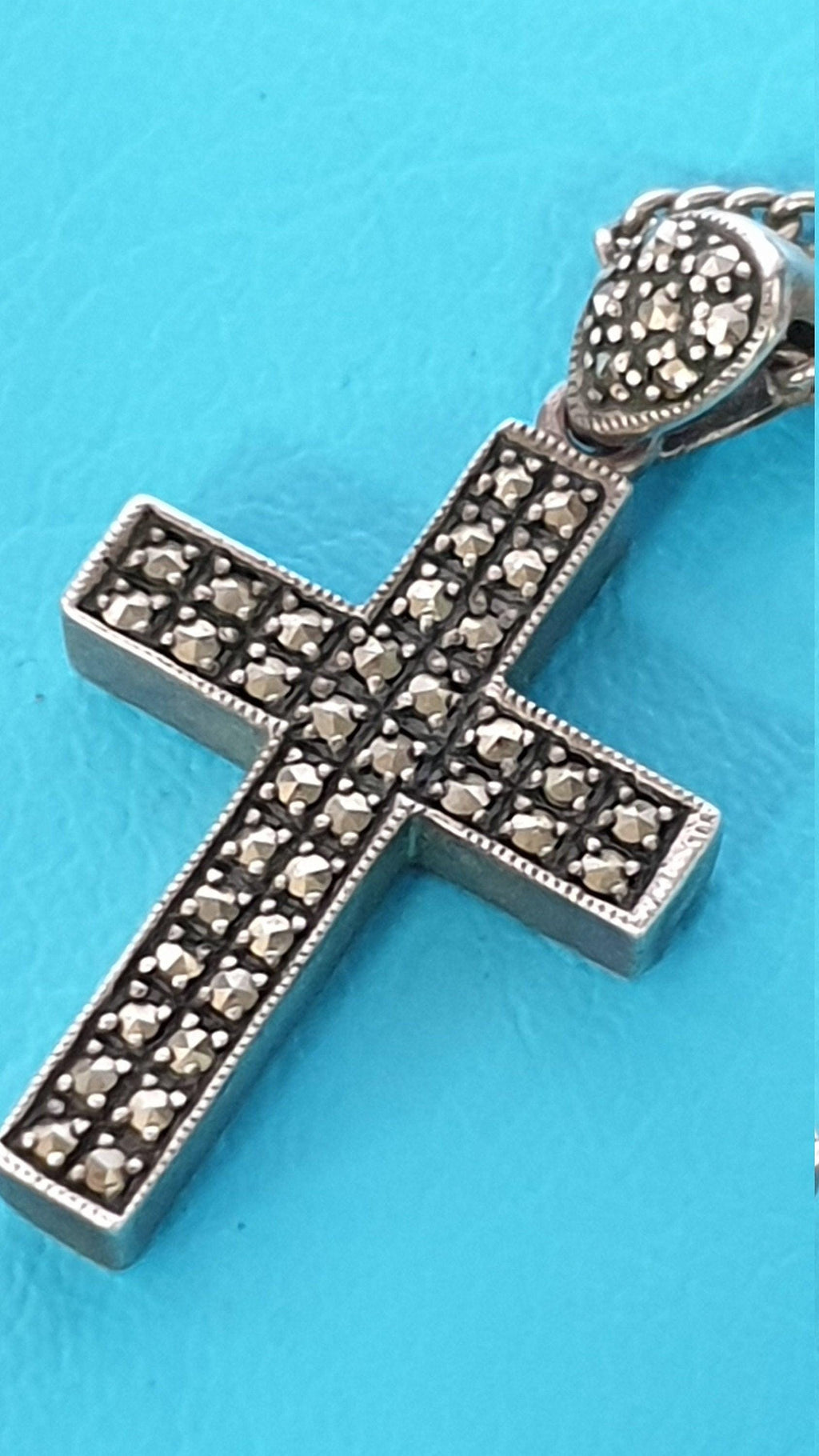 Vintage Silver Chunky Cross With White Stones Hallmarked 925, 18 Inch Chain