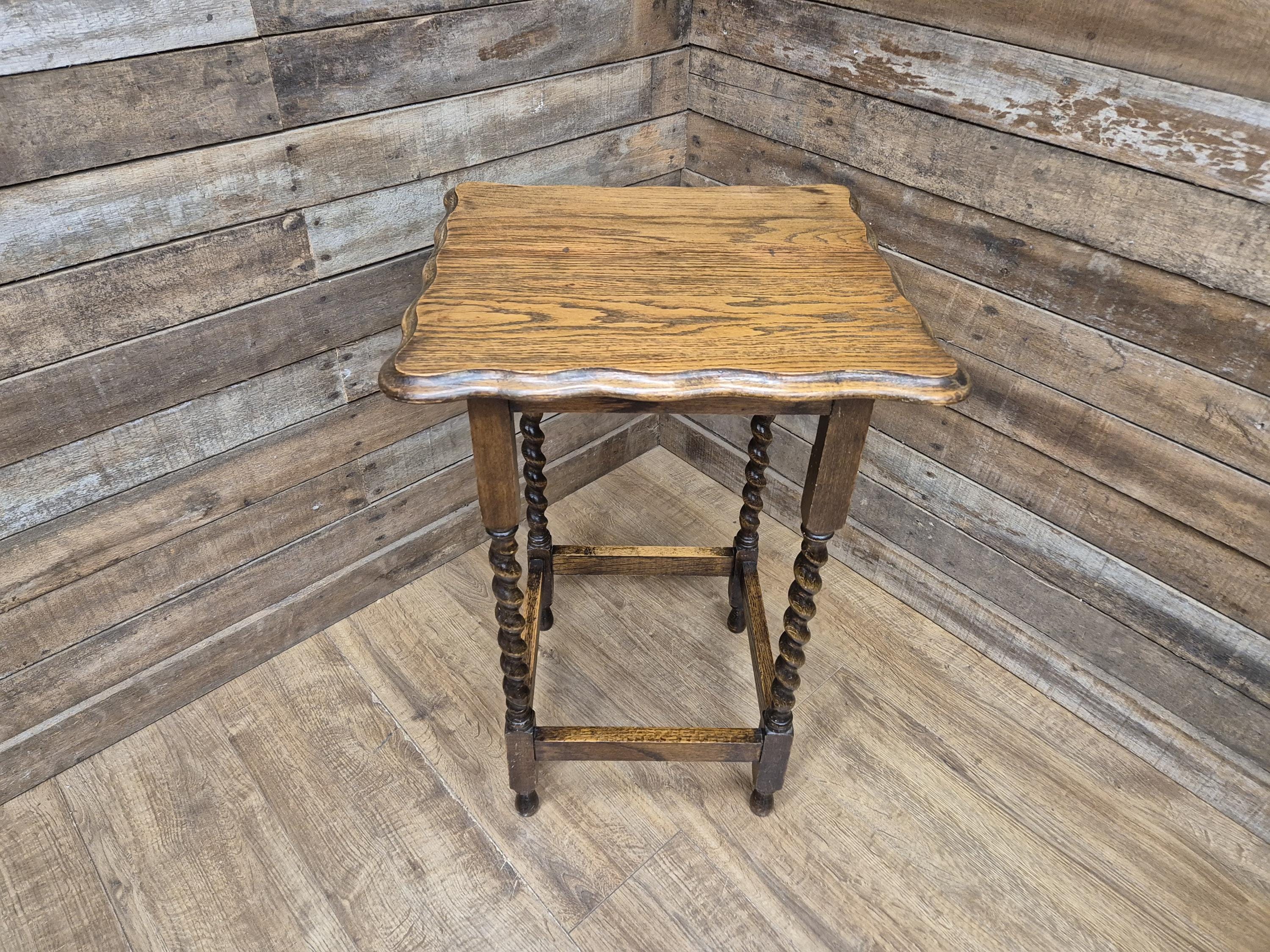 Vintage Barley Twist Pie Crust Oak Side Table Hall Table Plant Stand
