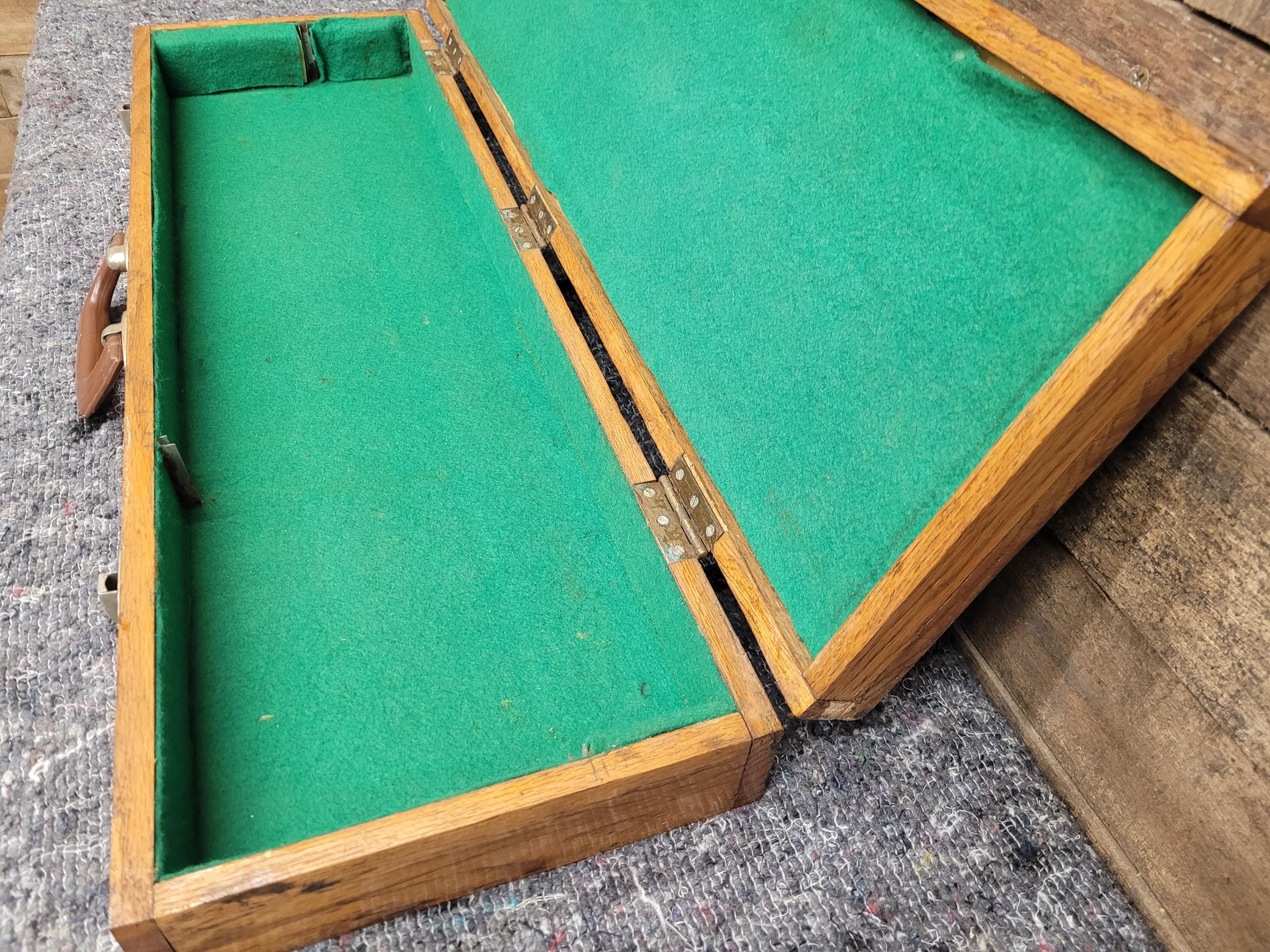 Vintage Oak Shotgun Case with Green Felt Lining – 12 Bore Gun Case