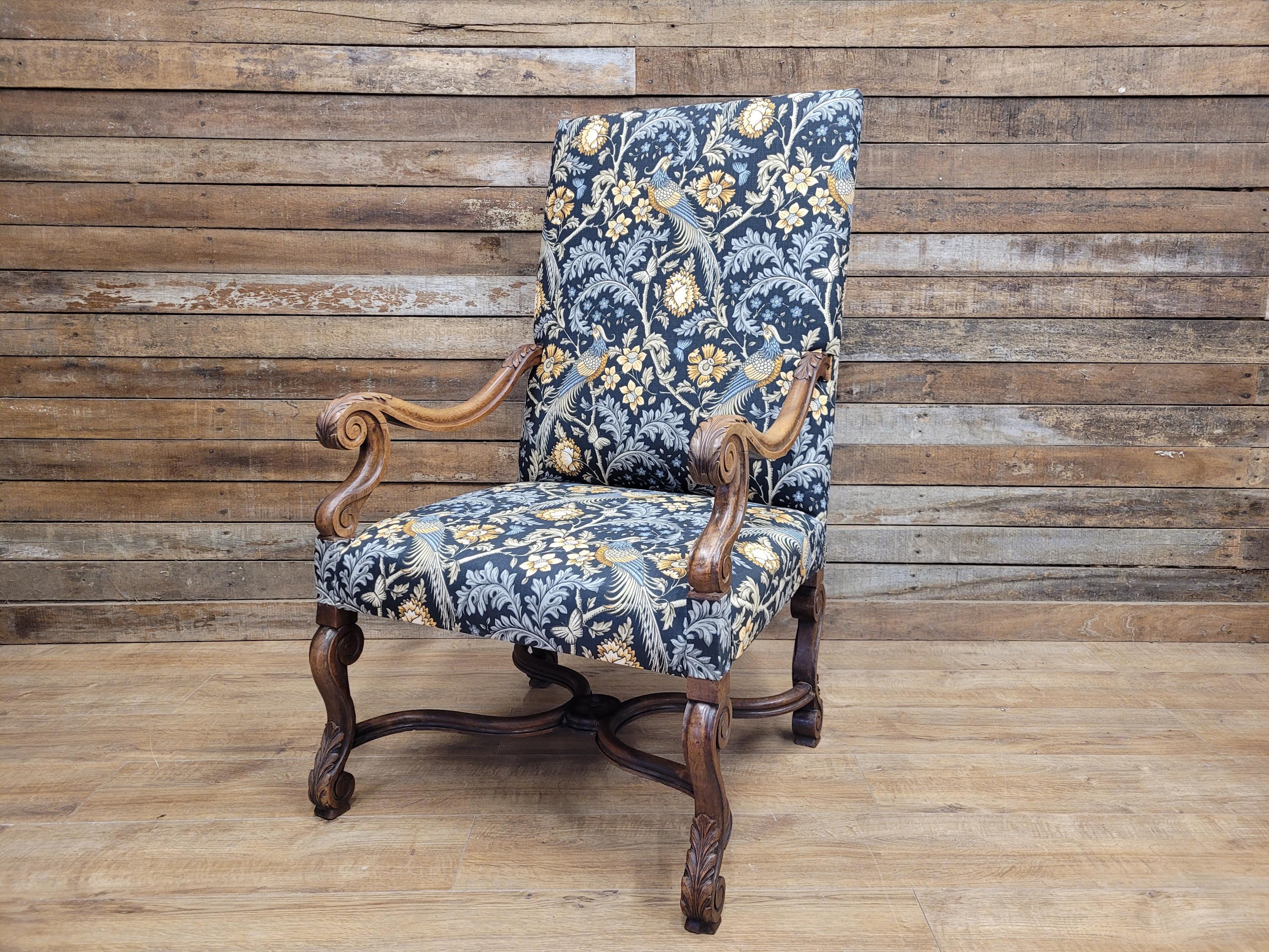Antique Carved French Style Armchair Morris Bird Grande Throne Chair