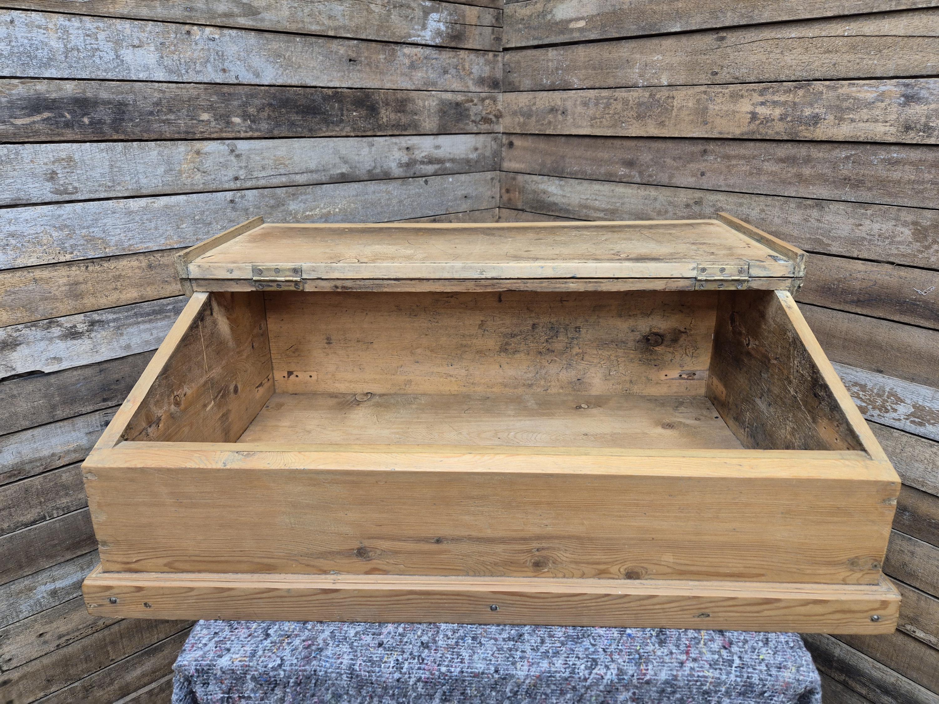 Antique Distressed Pine Clerks Writing Slope Great Maître d' Host Station