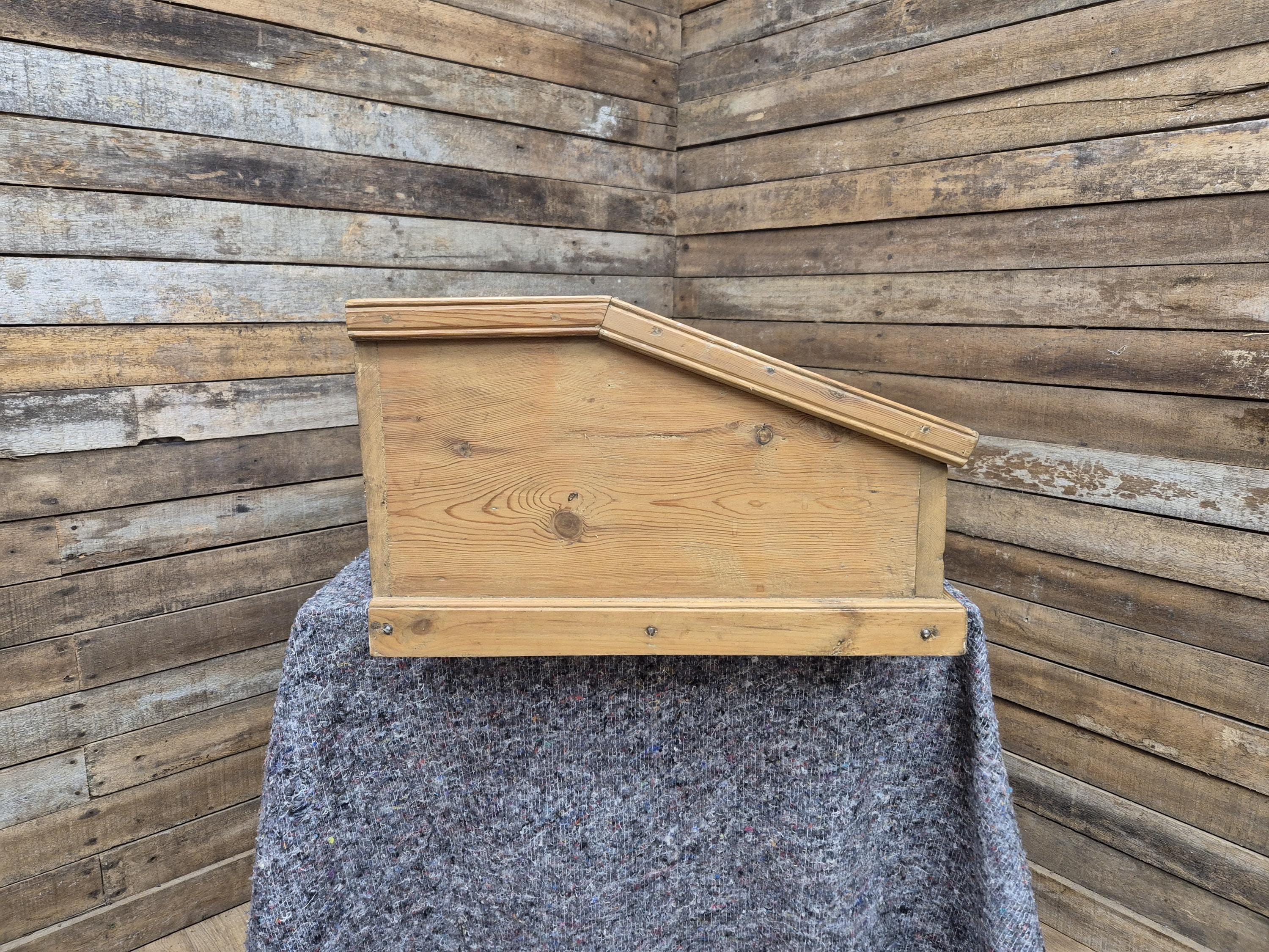 Antique Distressed Pine Clerks Writing Slope Great Maître d' Host Station