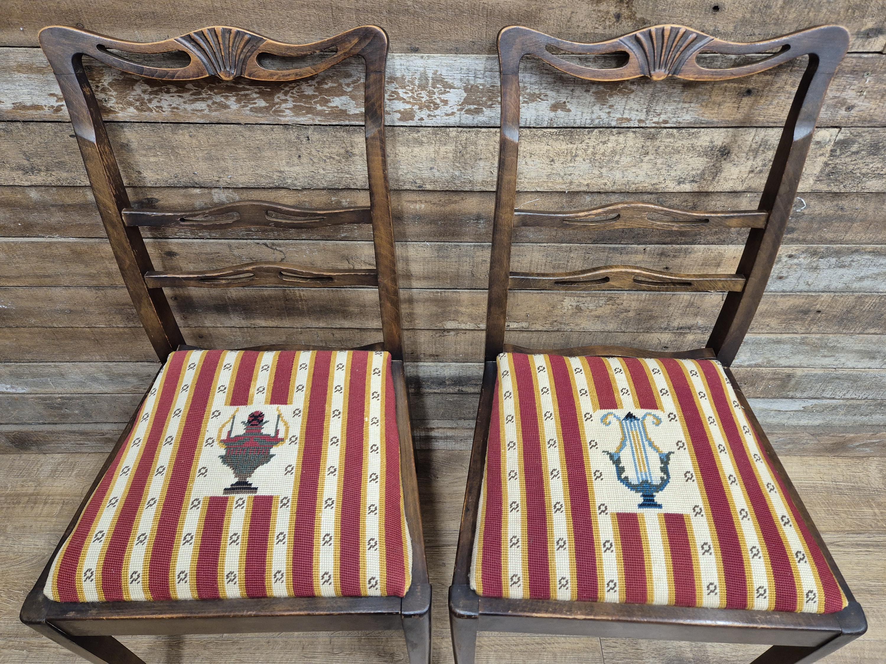 Four Vintage Ladder Back Wool Needlepoint Dining Chairs Pop Out Seat Pads