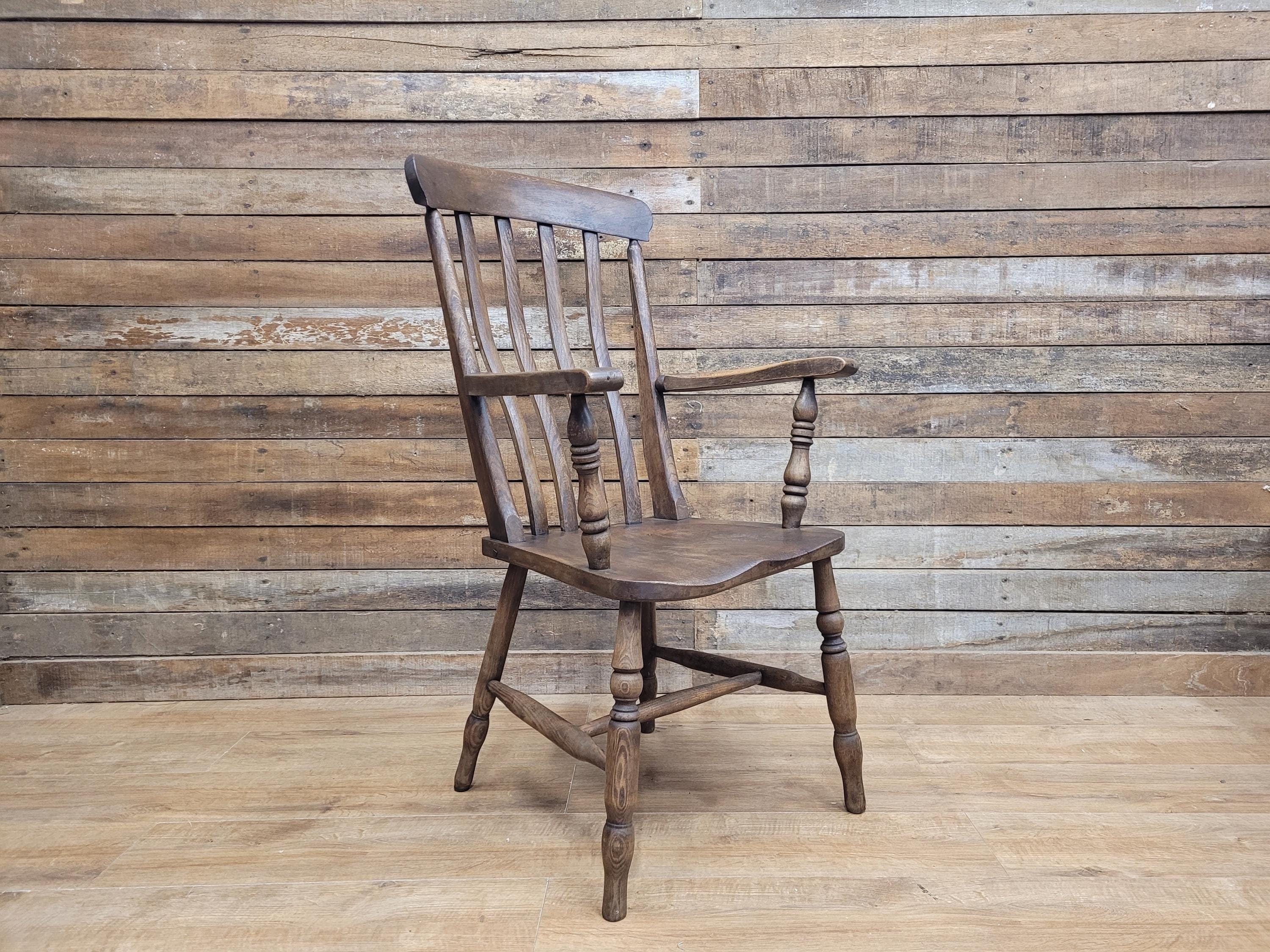 Country House Antique Distressed Lath Back Grandfather Oak And Elm Windsor Chair