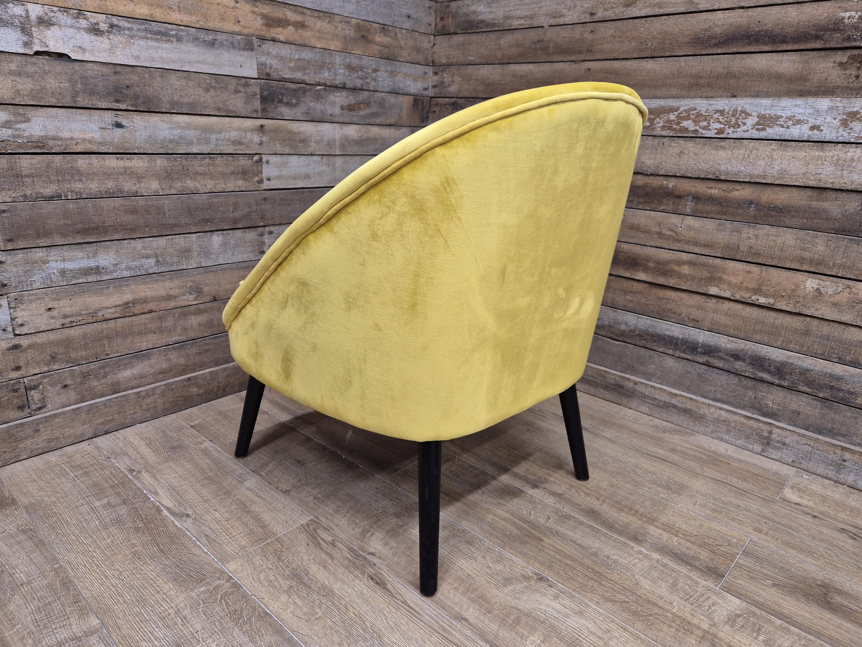 Retro Styled Mustard Yellow Velvet Accent Chair Mid Century Style Tub Armchair