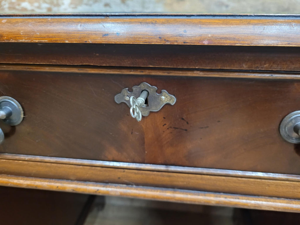 Mahogany Veneered Antique Style Pedestal Desk Green Leather Top Captains Desk