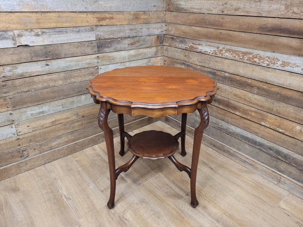 Vintage Mahogany Scalloped Edge Side Table Queen Anne Style Lamp Table Shelf