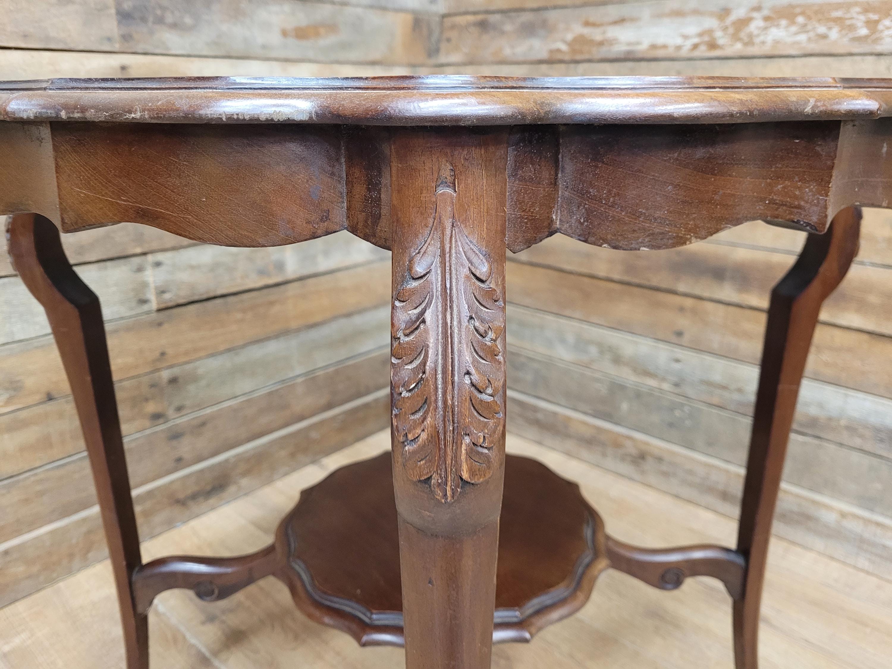 Vintage Mahogany Scalloped Edge Side Table Queen Anne Style Lamp Table Shelf