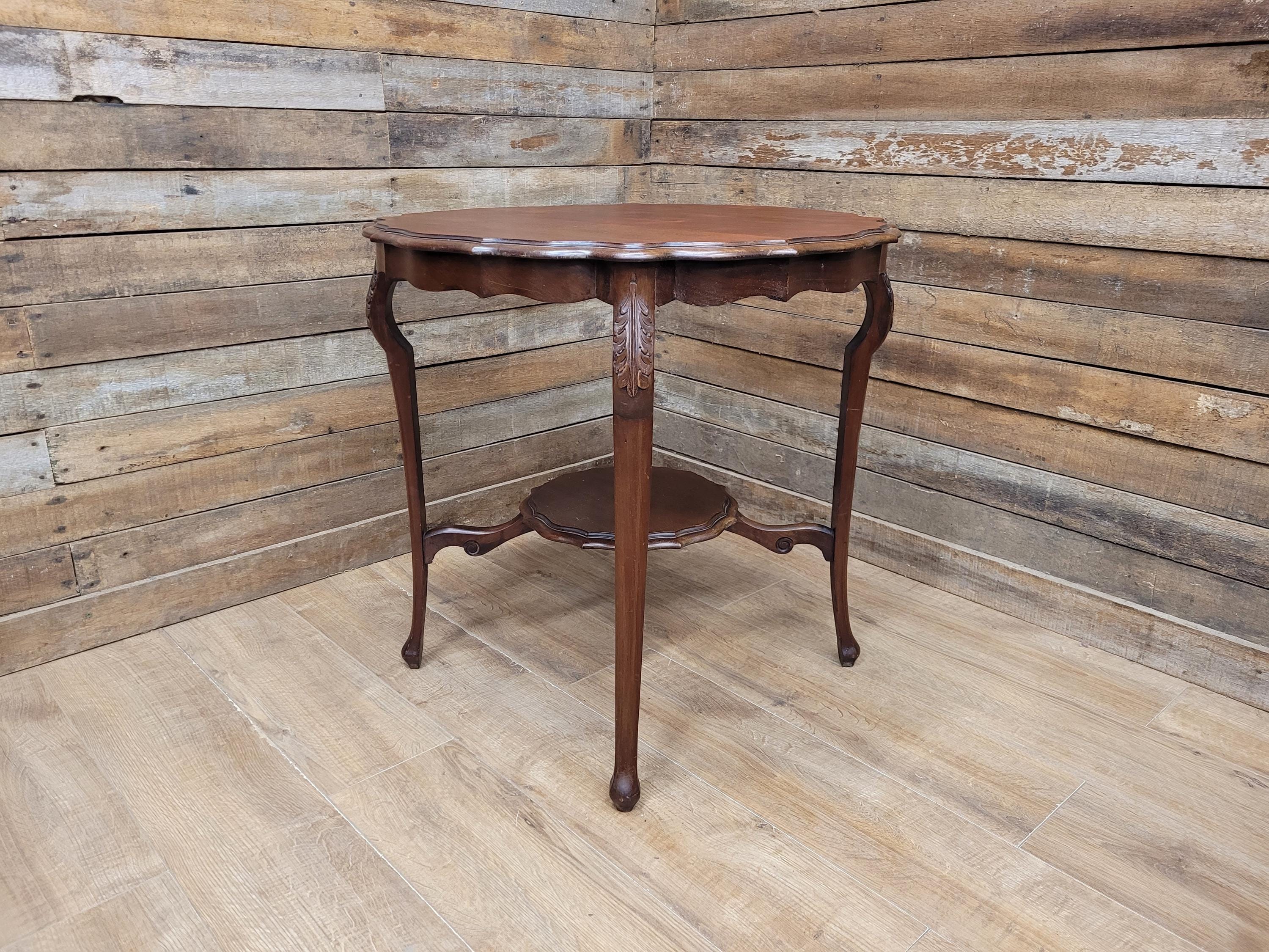 Vintage Mahogany Scalloped Edge Side Table Queen Anne Style Lamp Table Shelf