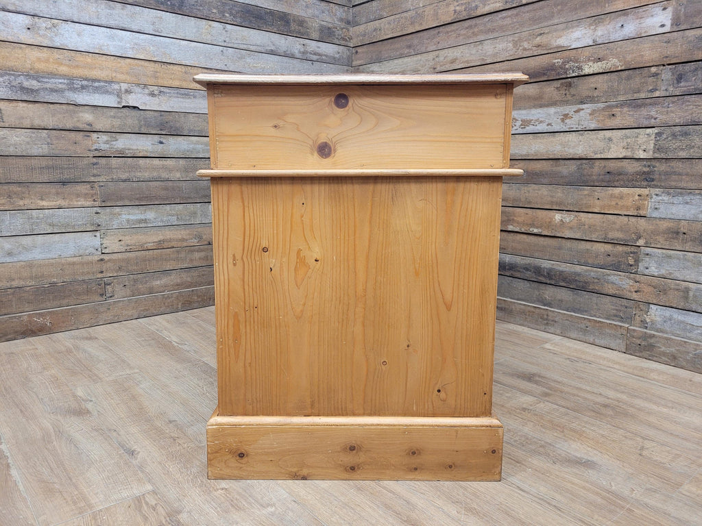 Pine Pedestal Desk Country Style Nine Drawer Home Office Writing Table