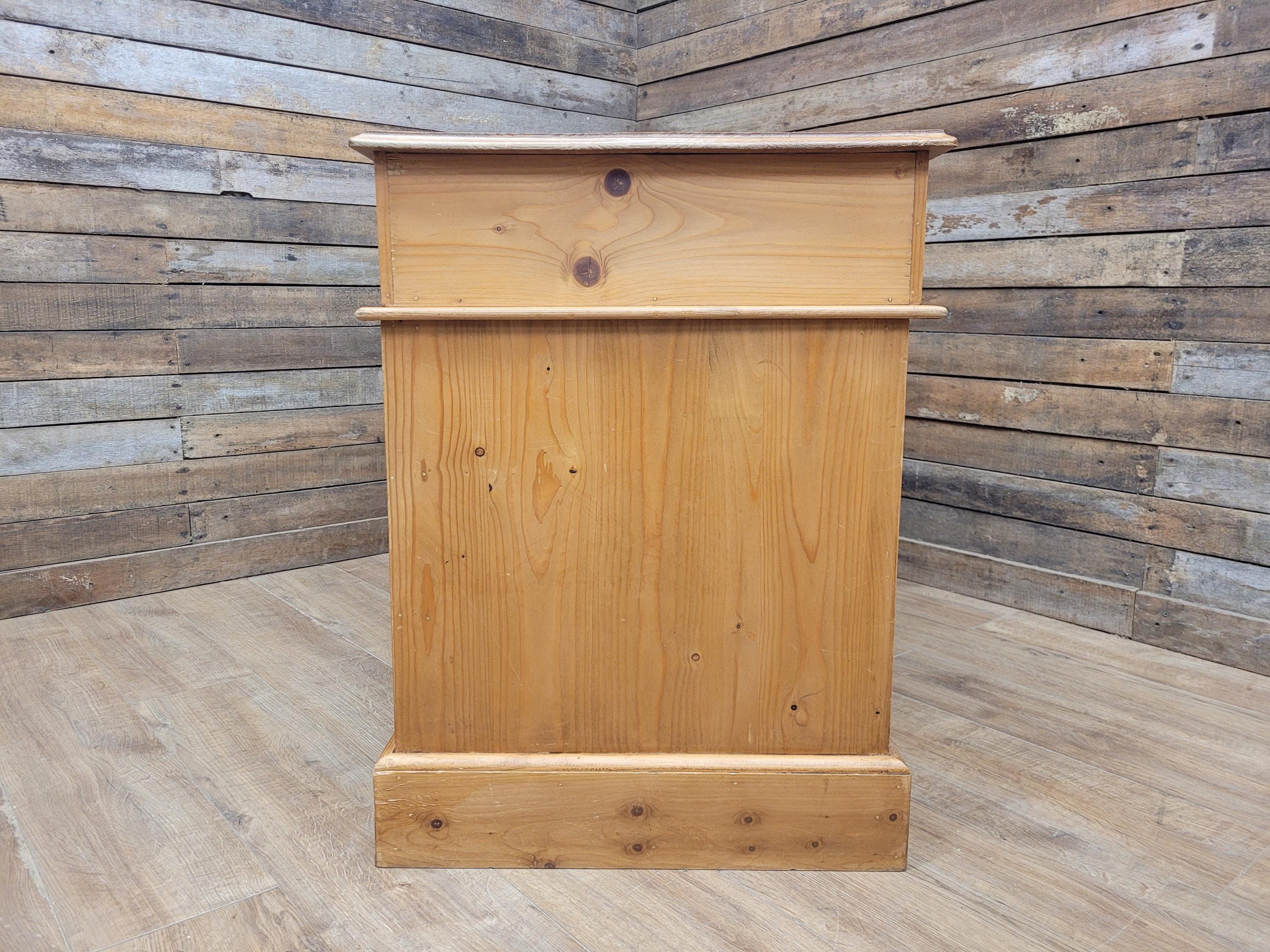 Pine Pedestal Desk Country Style Nine Drawer Home Office Writing Table