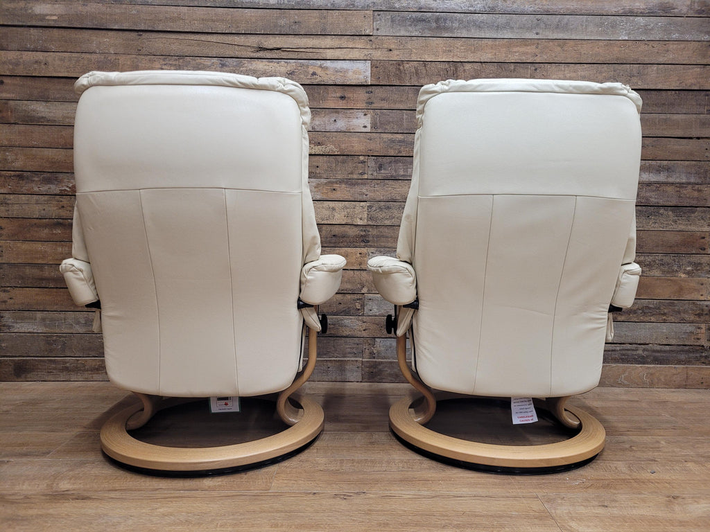 Pair Ekornes Stressless Mayfair Leather Recliners Classic Swivel Armchairs Cream
