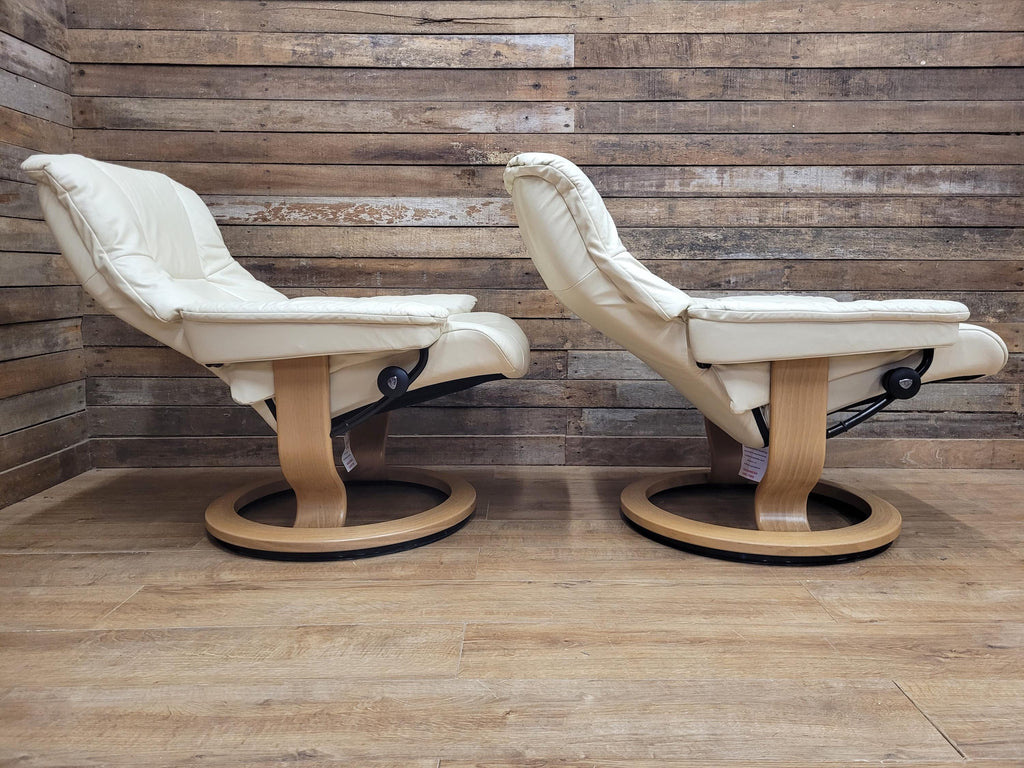 Pair Ekornes Stressless Mayfair Leather Recliners Classic Swivel Armchairs Cream