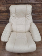 Pair Ekornes Stressless Mayfair Leather Recliners Classic Swivel Armchairs Cream