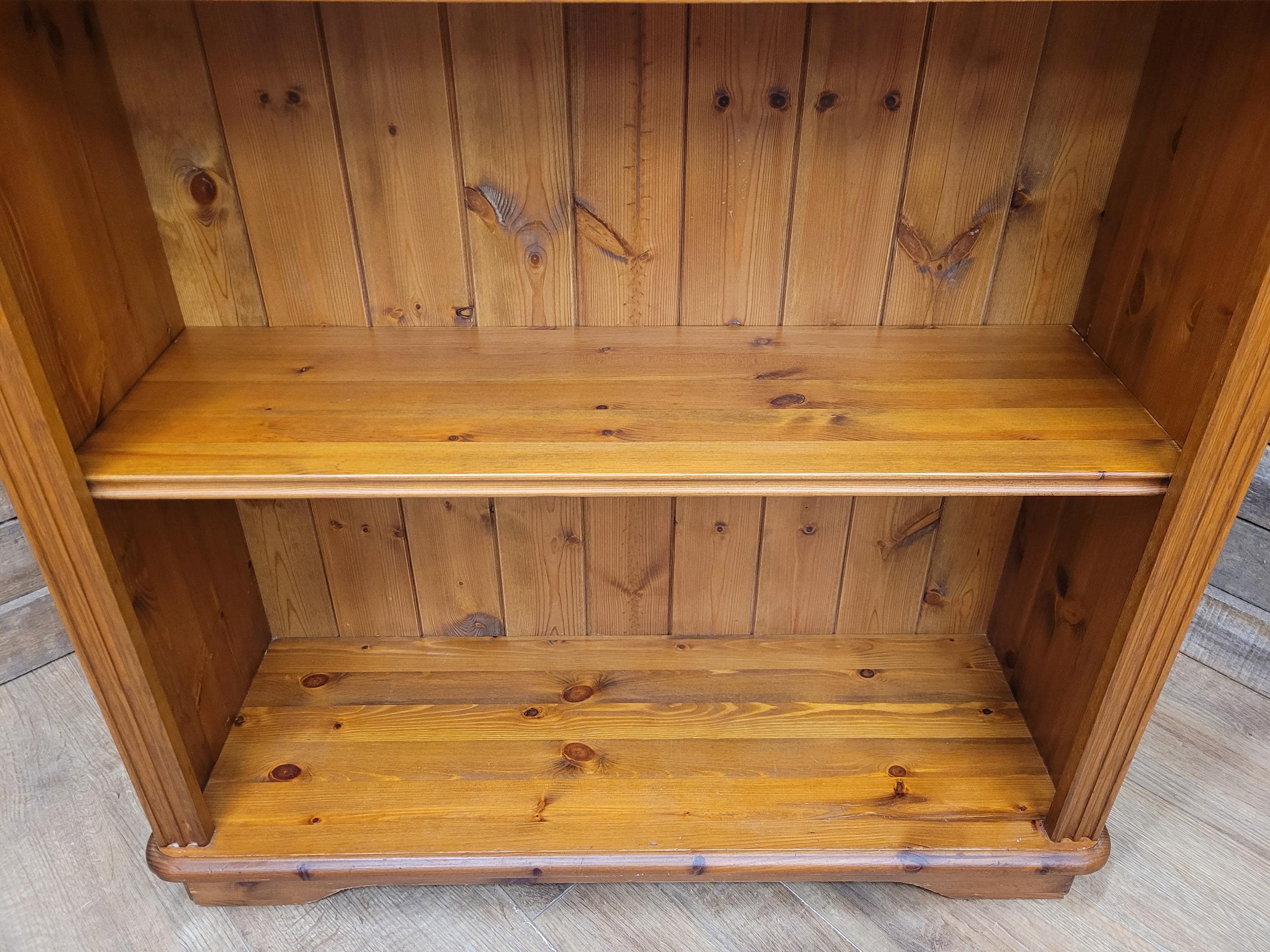 Pine Bookcase Country Style Open Adjustable Shelves Display Cabinet