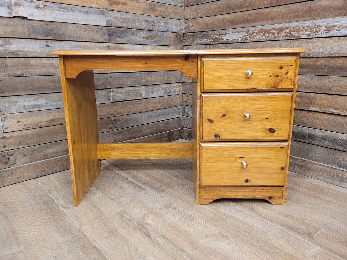 Pine Pedestal Desk Traditional Three Drawer Writing Table