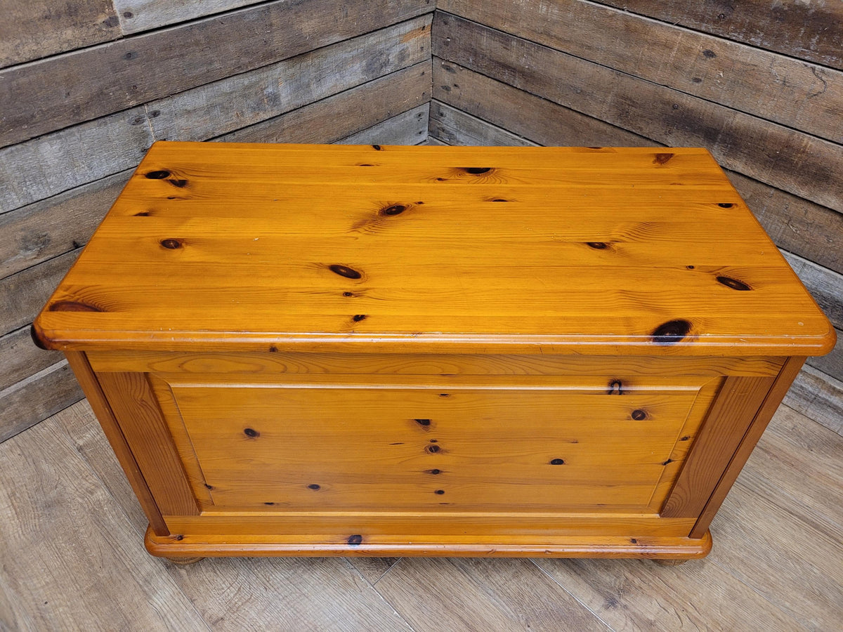 Pine Blanket Box Storage Chest Country Style Panelled Front Bun Feet