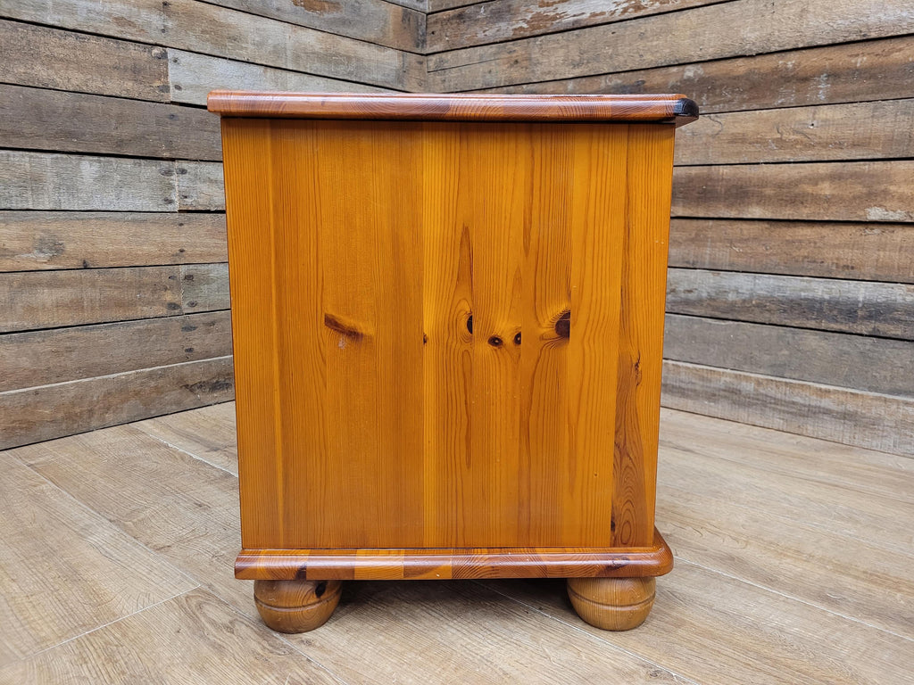 Pine Blanket Box Storage Chest Country Style Panelled Front Bun Feet