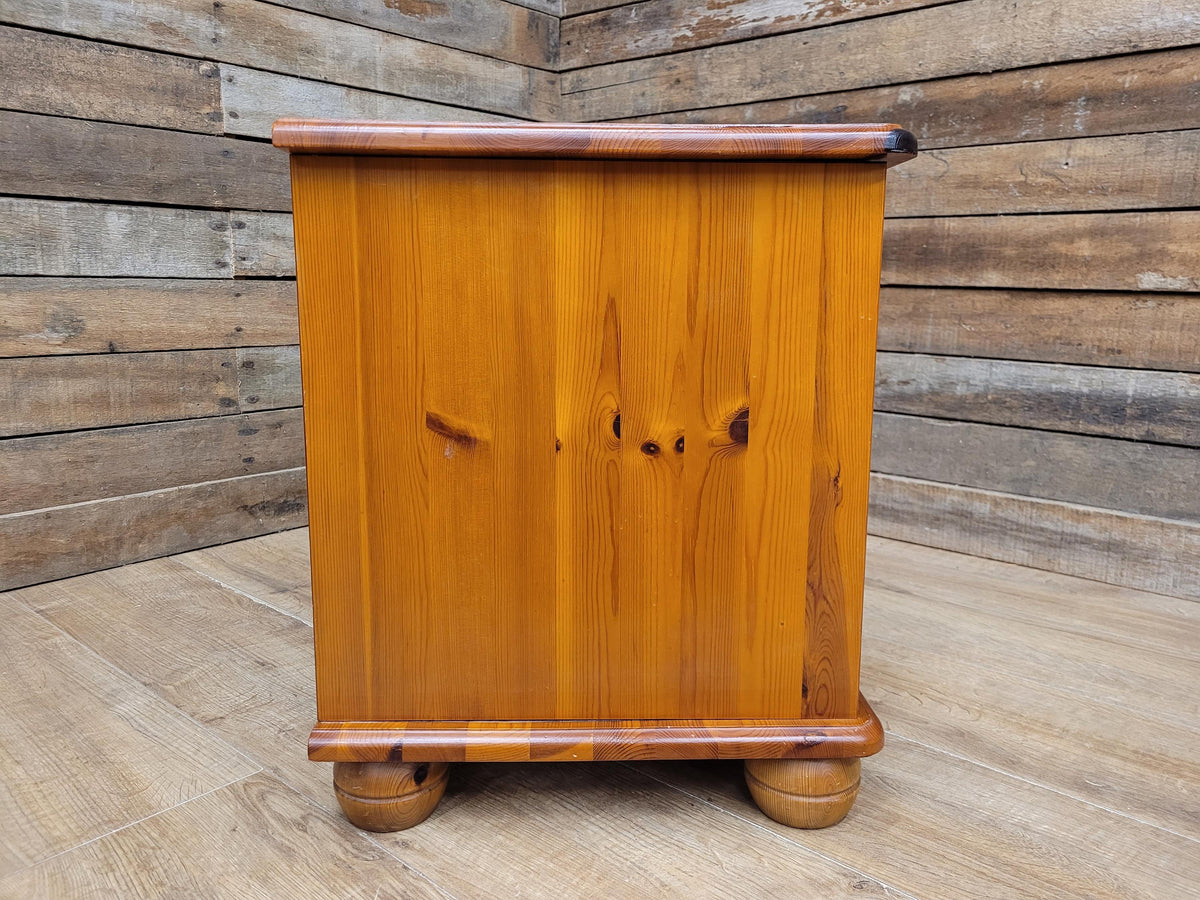 Pine Blanket Box Storage Chest Country Style Panelled Front Bun Feet