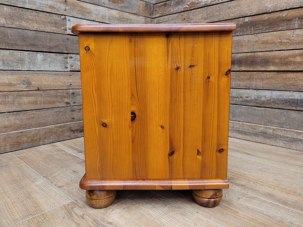 Pine Blanket Box Storage Chest Country Style Panelled Front Bun Feet