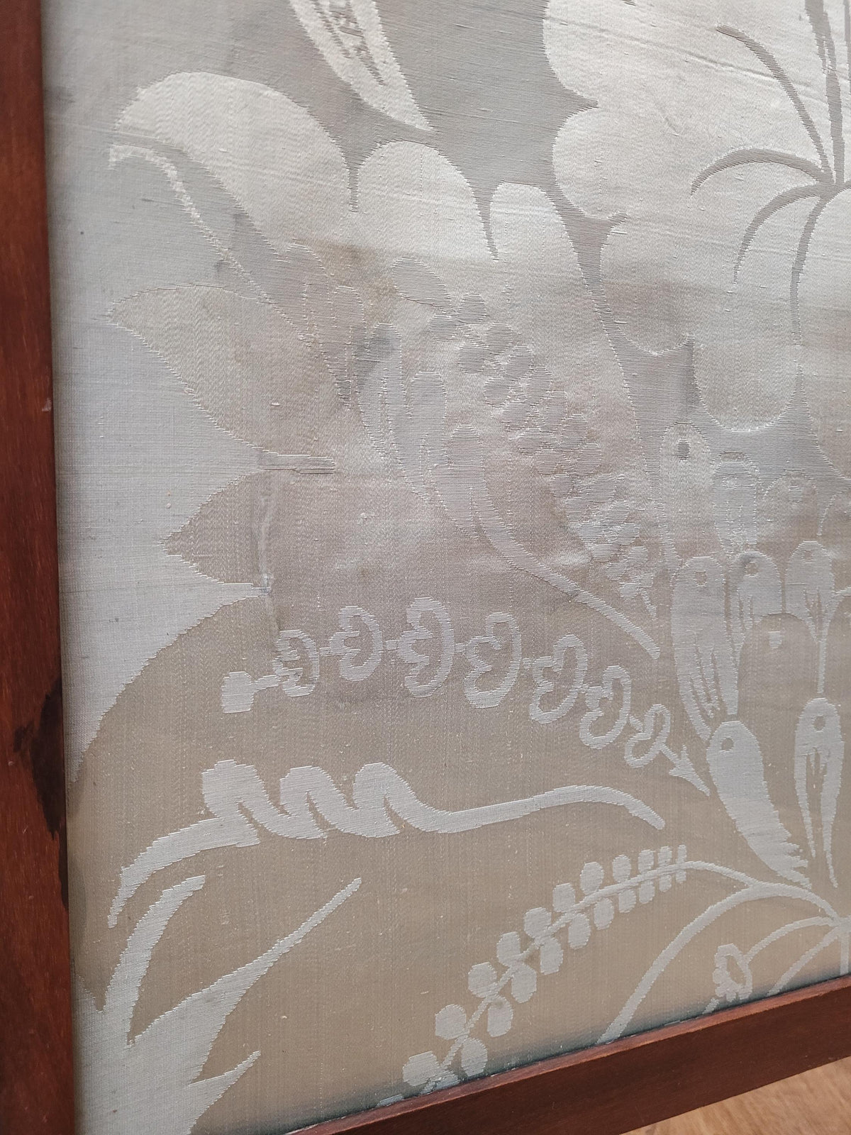 Victorian Mahogany Fire Screen Antique Silk Damask Panel Fireplace Guard